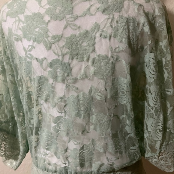 Lacey Top with 3/4 sleeve loose fitting - Picture 2 of 8